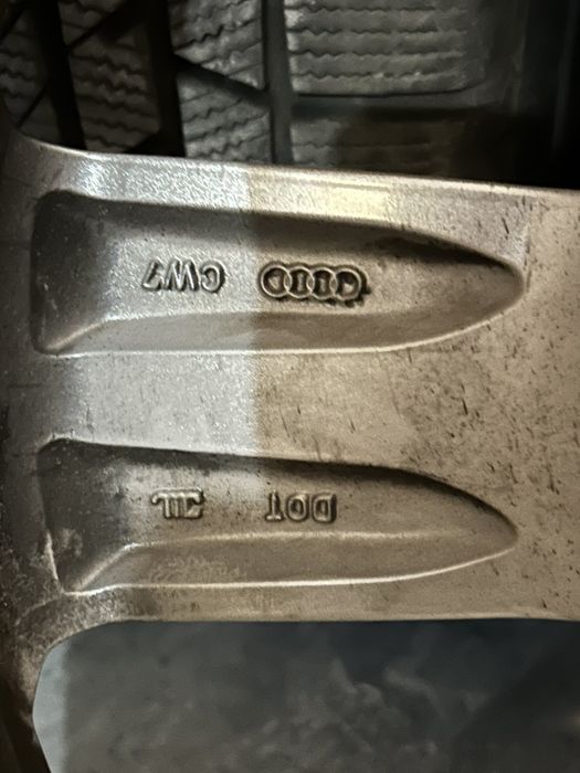 Оригинални гуми с джанти за Ауди SQ7 с датчици за налягане