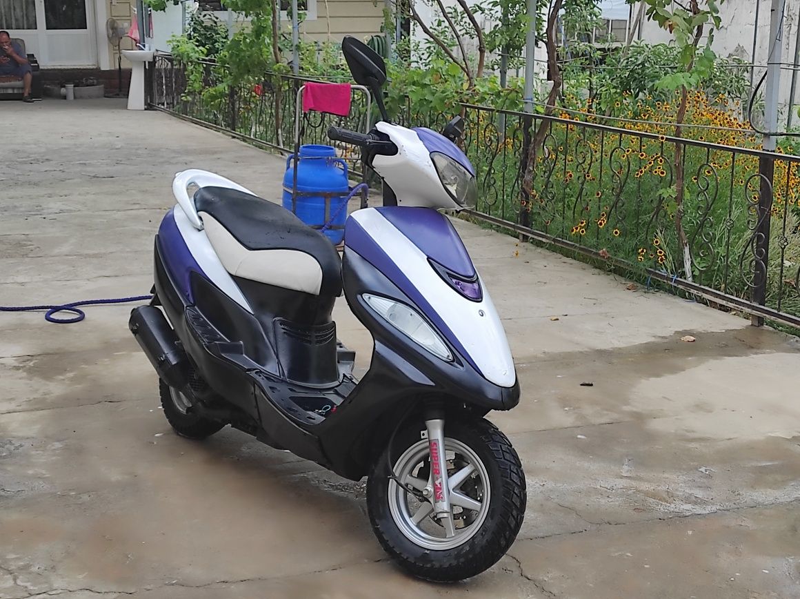 Suzuki Moped (benz)