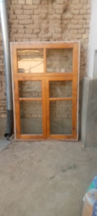 Eshik va rom sotiladi