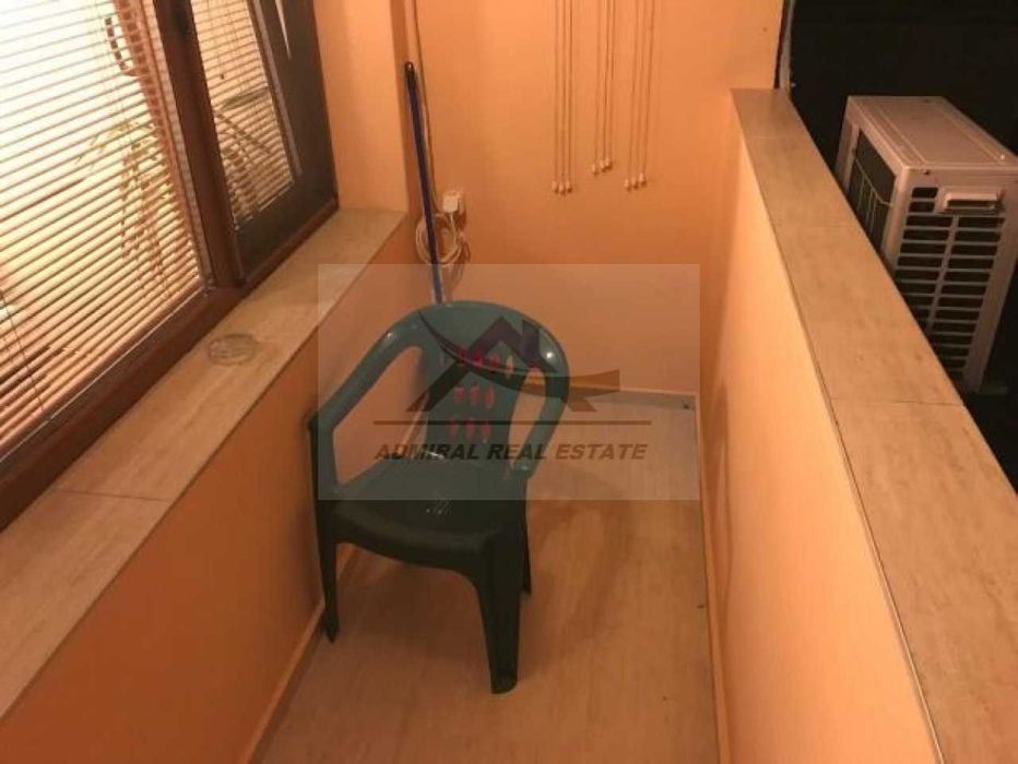 Топ Локация! Просторен! Тристаен- Червен площад!