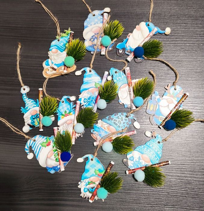 Коледни Табелки за закачане/ коледни кашпи и кошнички/шейни и късмети