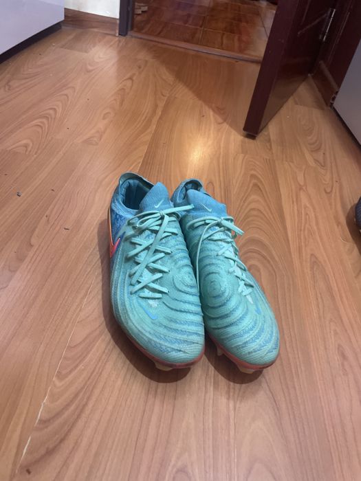 vand ghete de fotbal nike