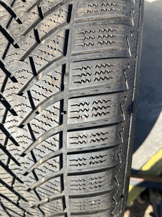 2 бр. зимни гуми 215/55/17 Semperit DOT 1618 1x5,5 mm 1x4,5 mm