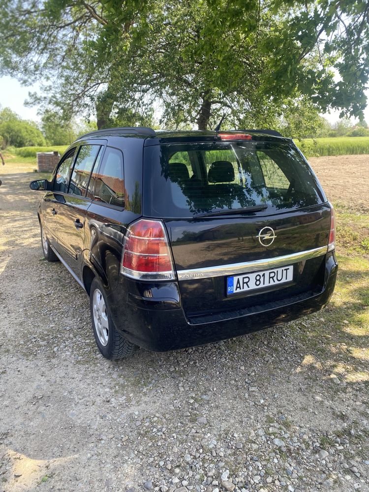 Vând Opel Zafira