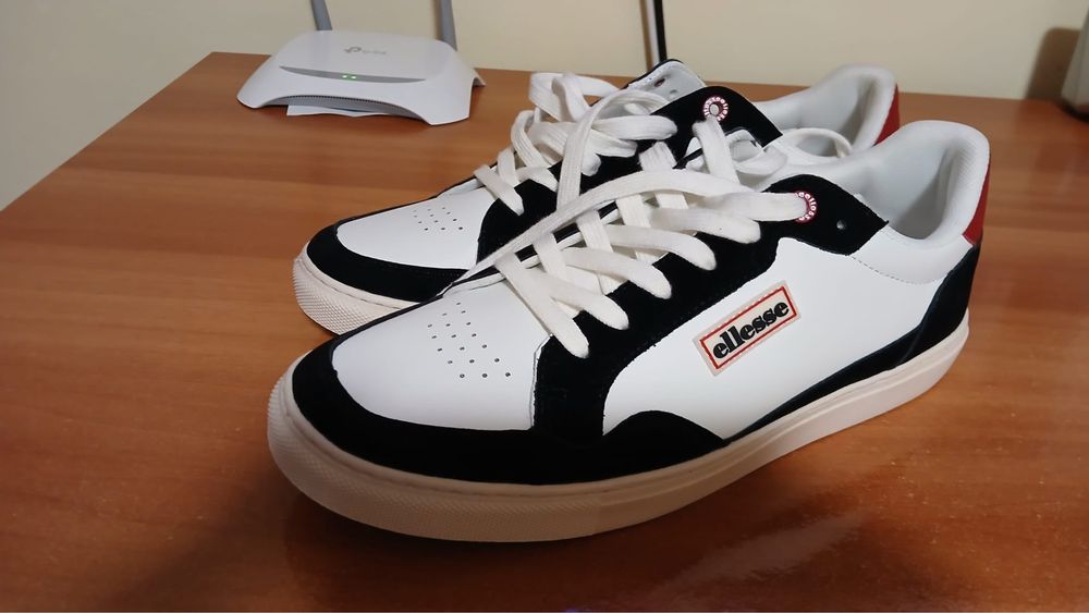 Adidasi Ellesse