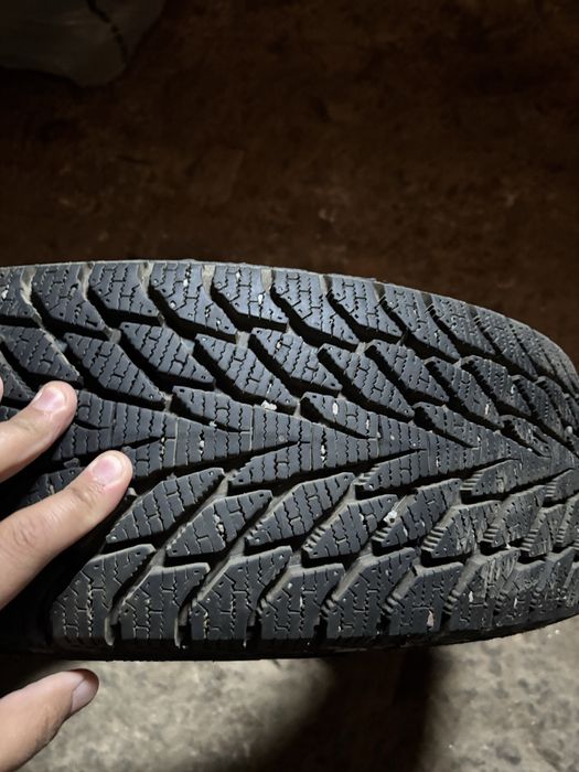 Продам резину зимнюю в идельном состоянии