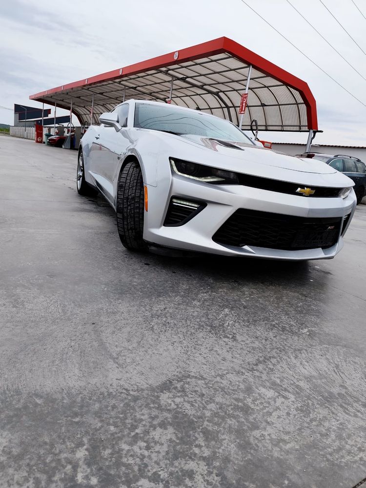 Chevrolet Camaro 6.2 551 cp