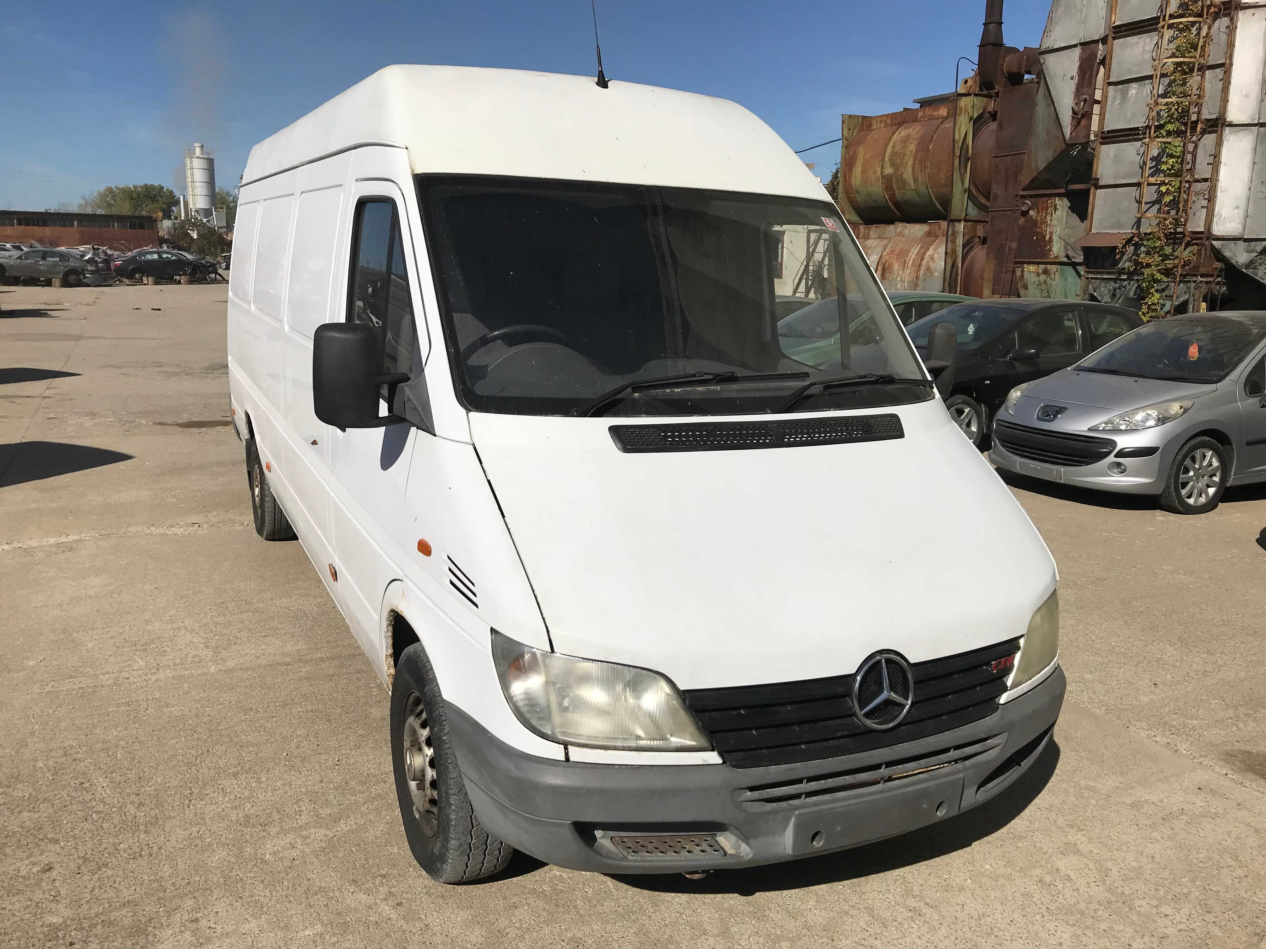 DEZMEMBREZ Mercedes SPRINTER 308 311 313 CDI 3 PANOURI 2001