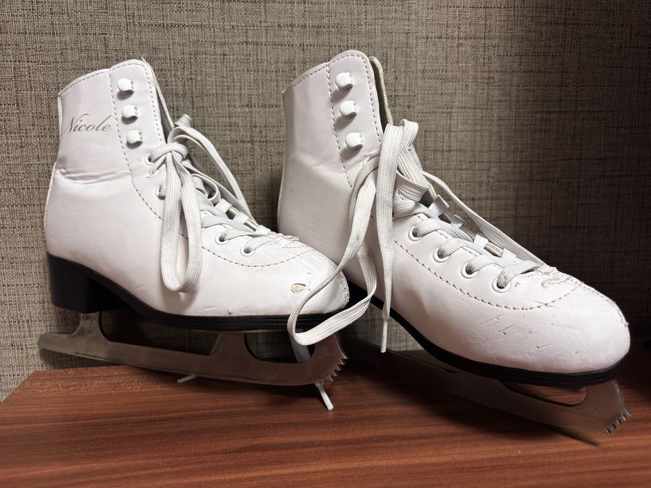 Женские коньки 36 размер белый цвет