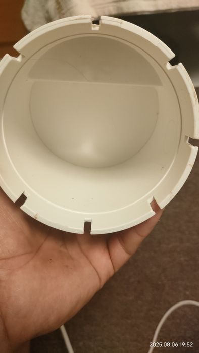 Teava canalizare .impiedică  mirosul sa se intoarca