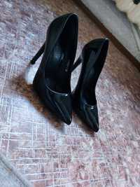 Туфли чёрные лаковые 36 размер