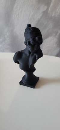 Статуя на Сафо от черна карбонова сплав