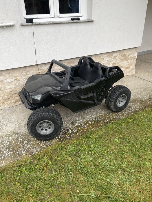 Mașinița electrica 4x4