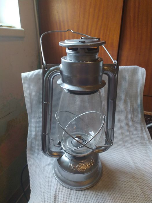 Плафон  осветл. тяло  230v-60-HZ-нов-Панцер-фенер-нов-Стъкло-Петромакс