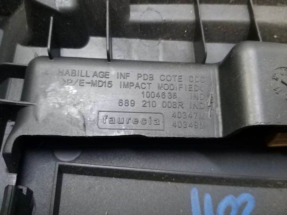 Ornament bord renault megane 3 689210008r