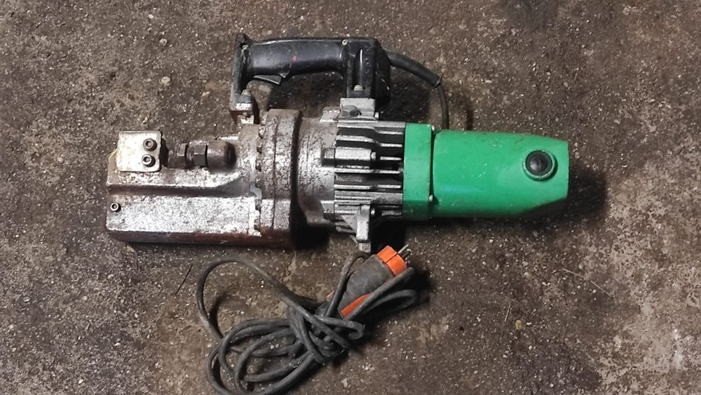 Masina de taiat  fier beton  pana la fi 32 în stare excelenta