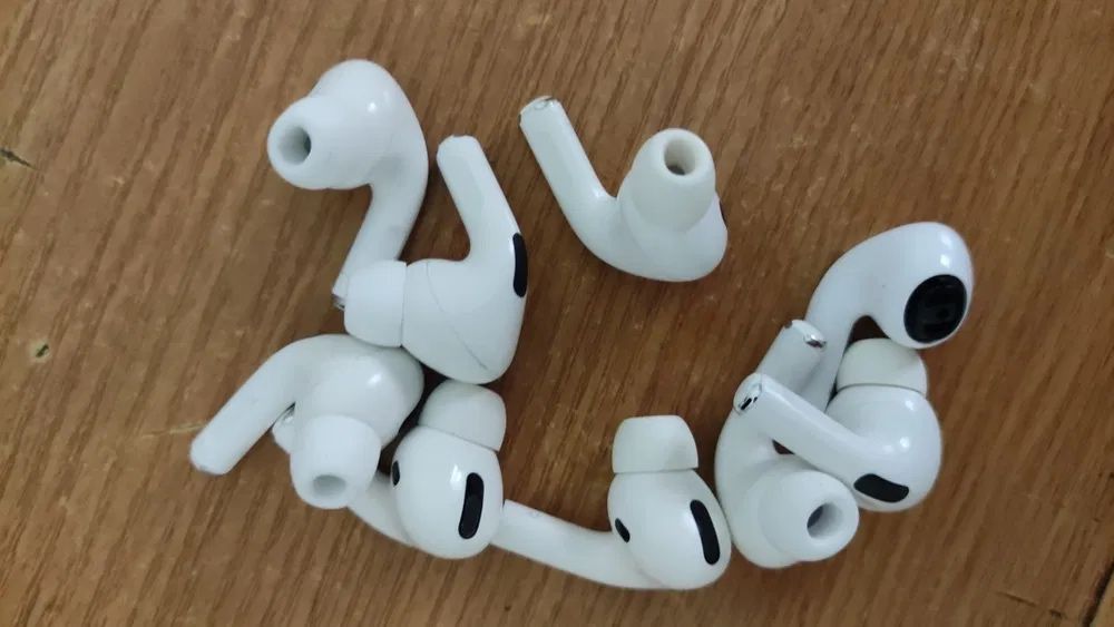 Apple airpods Pro 2 левый или правый А3047/A3048-A2698/A2699