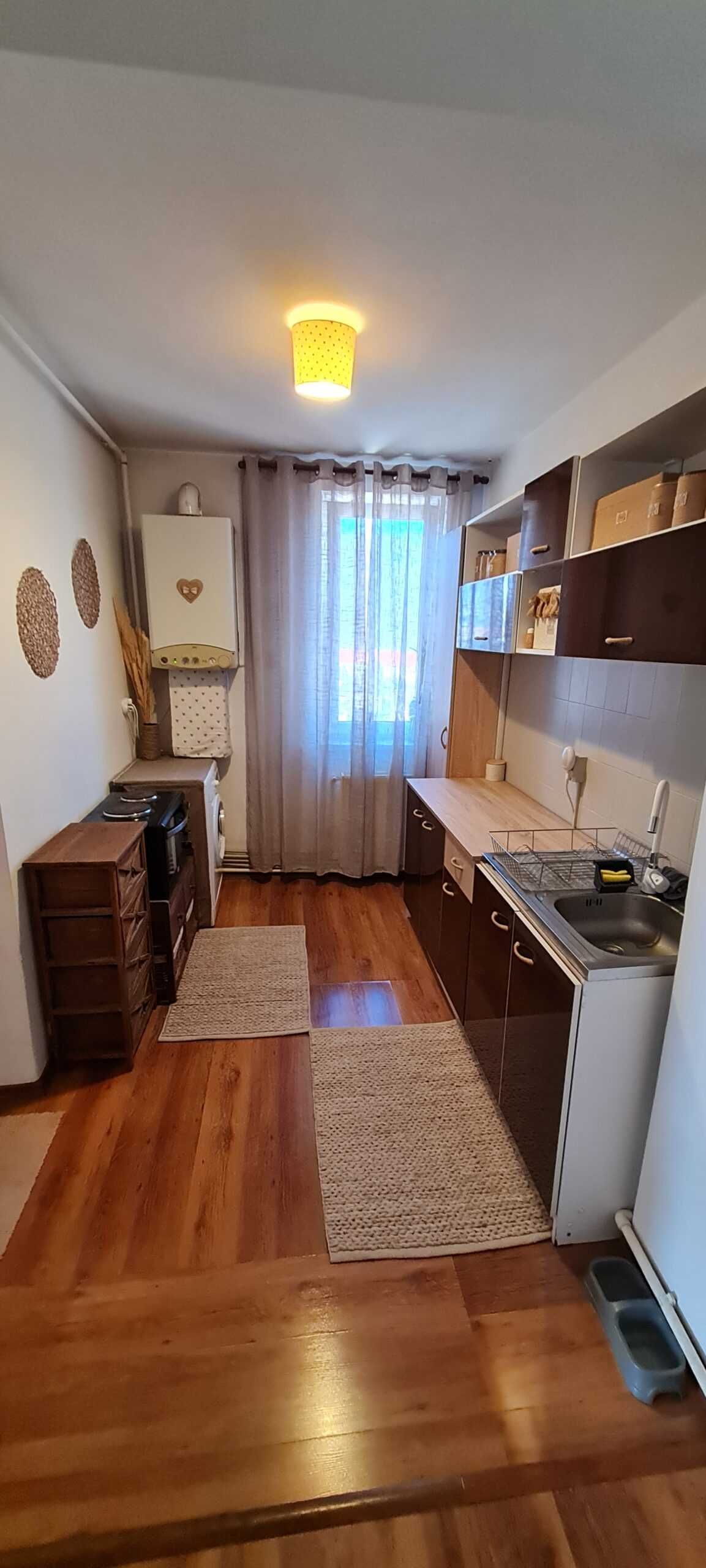 Apartament 2 camere, decomandat, zona Progresul