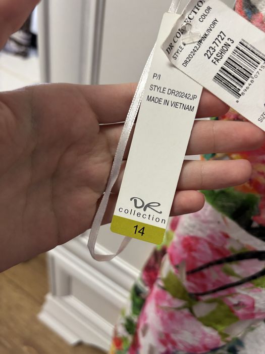 Rochie doamne, noua, colorata, dantelata