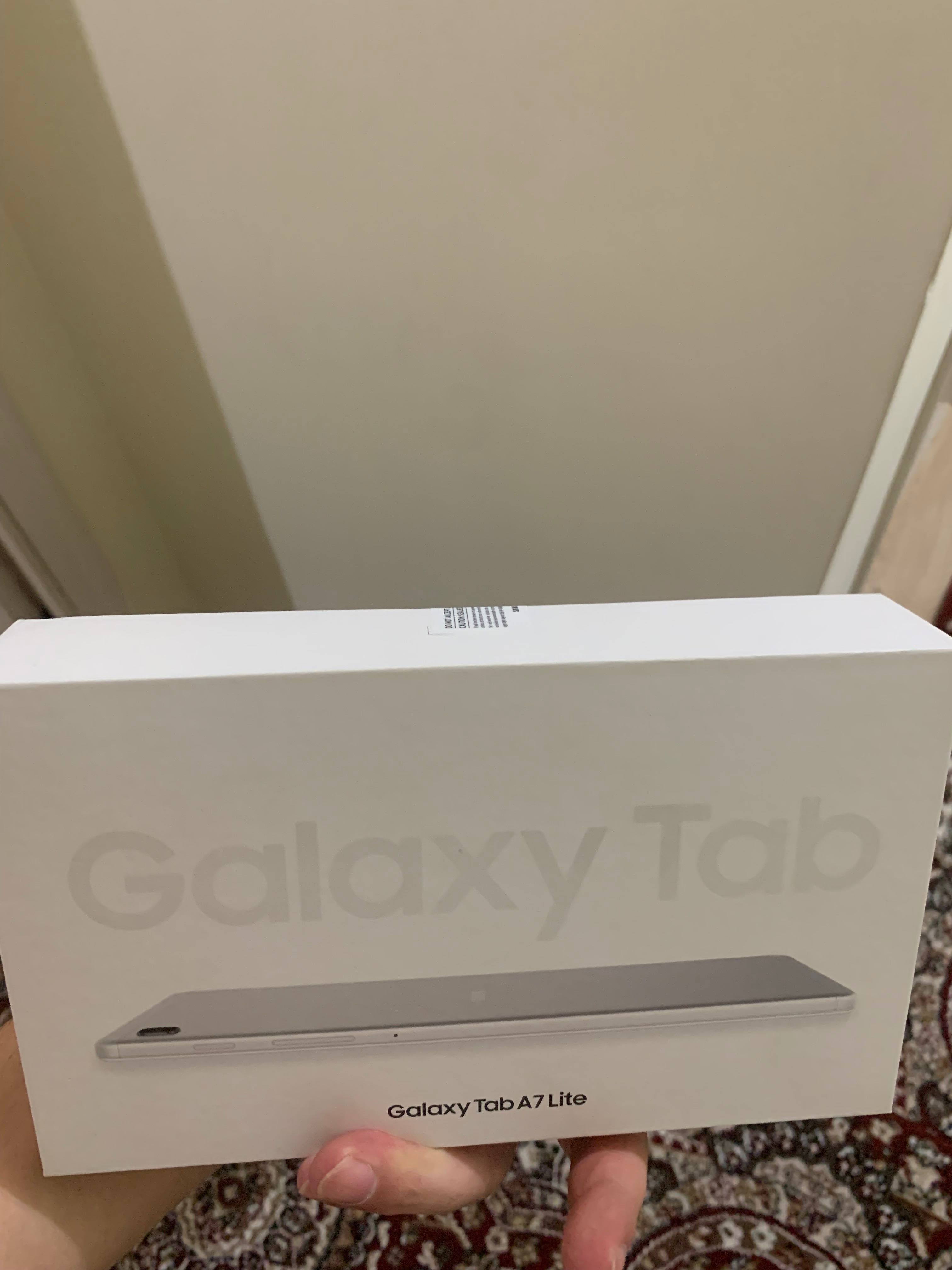 Samsung Galaxy Tab A7 lite planshet karopkasi ochilmagan yangi srochna