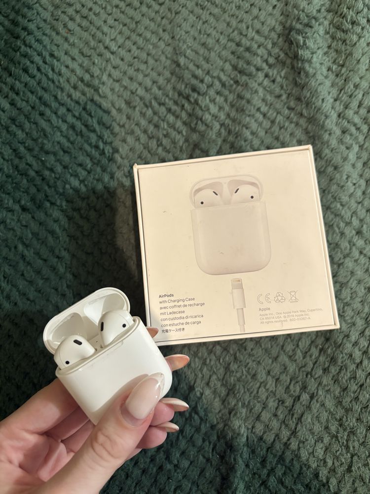 СРОЧНО Продам AirPods 1, оригинал, торг