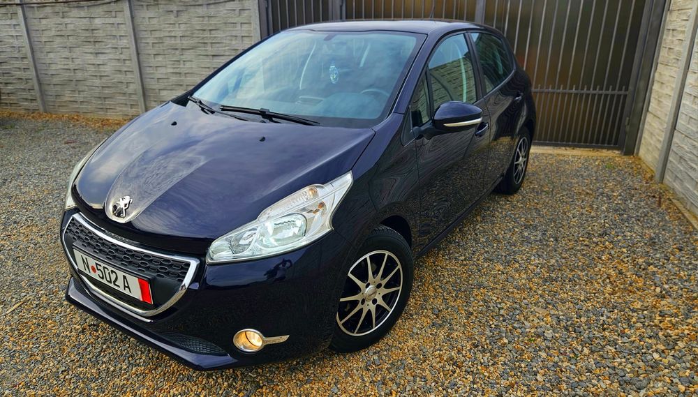 Pegeot 208  An 2014 [Xenon , Navigatie ]