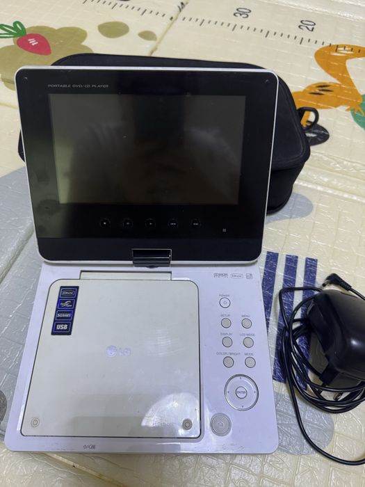 Портативный DVD проигрыватель LG