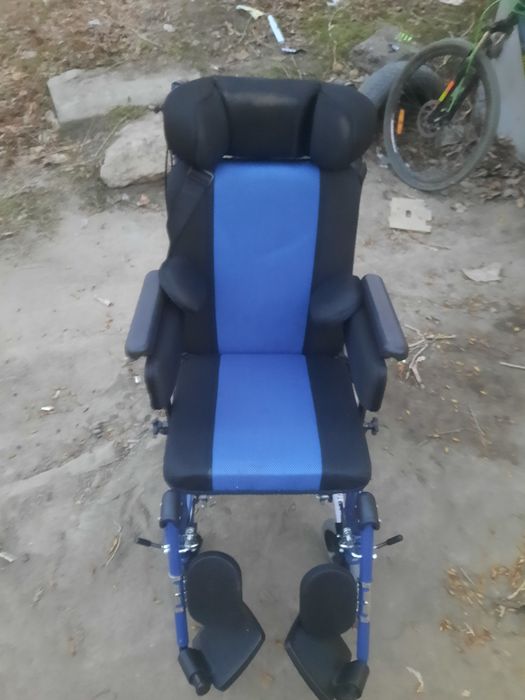 Продам инвалидное кресло как для ребёнка так и для взрослого