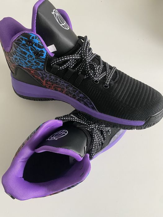 Adidasi baschet 42-43