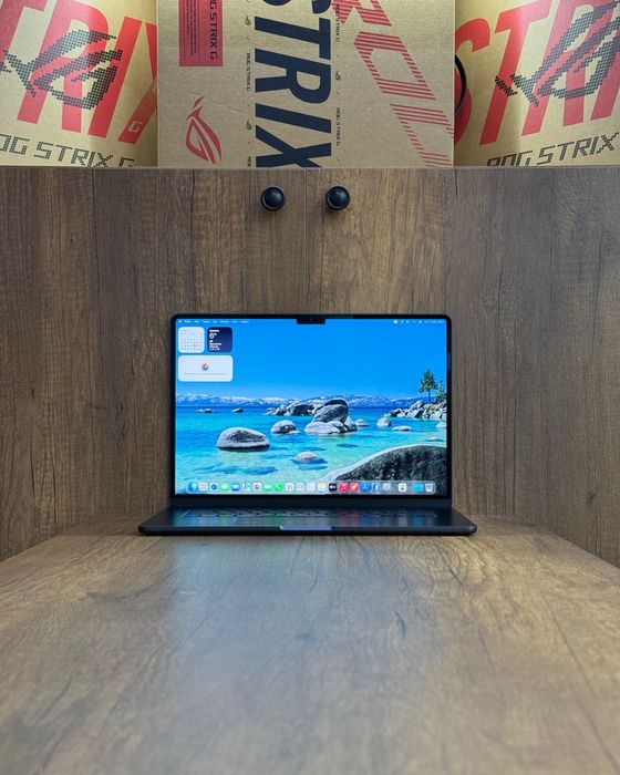 Ноутбук Apple Macbook Air 15 / M3 / 8GB / 256GB