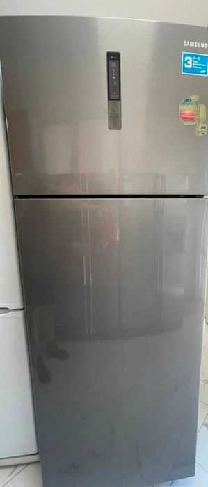 Срочно продам большой рабочий холодильник самсунг 120000т