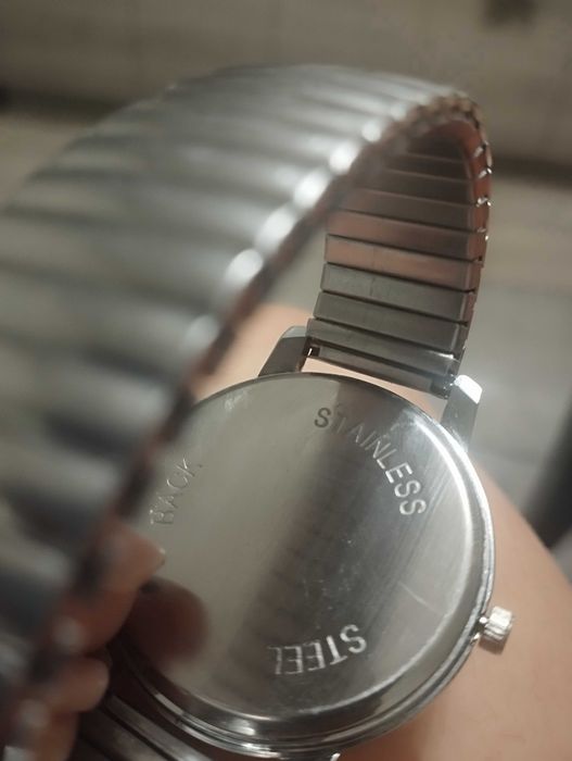 Дамски часовник от медицинска стомана