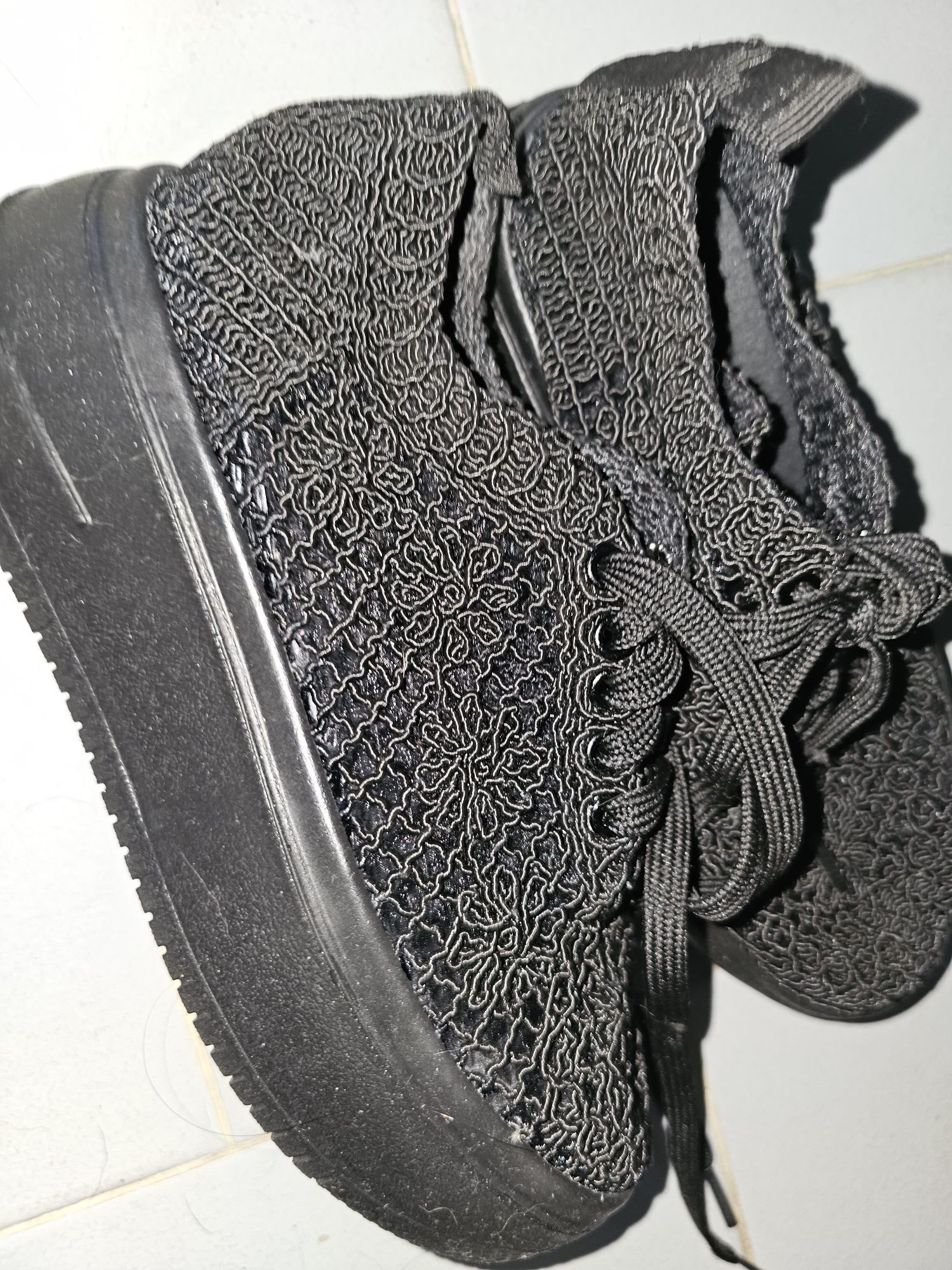 Плетени обувки черни