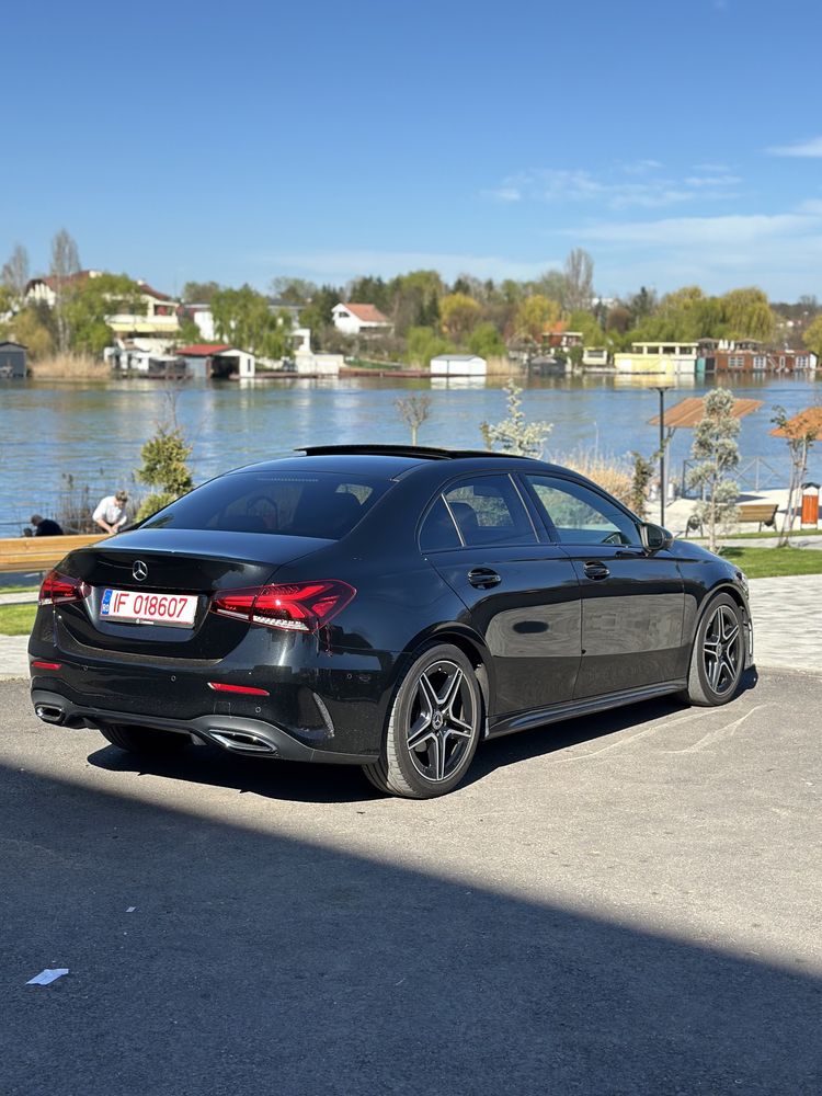 Mercedes-Benz A180 Sedan // Pachet AMG // Panoramic