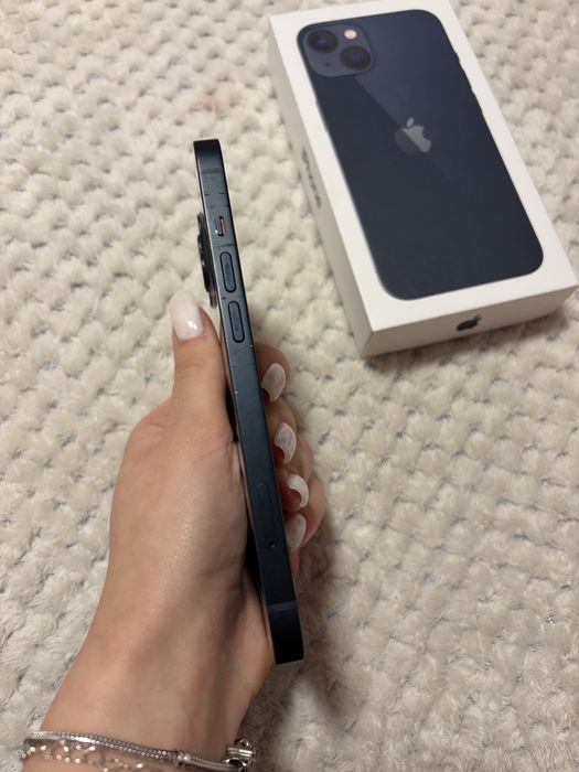 Apple iphone 13 128GB/ цвят midnight