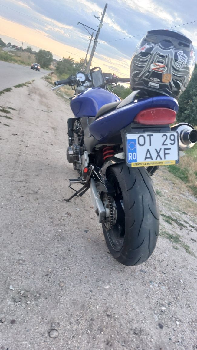 Vând Honda hornet