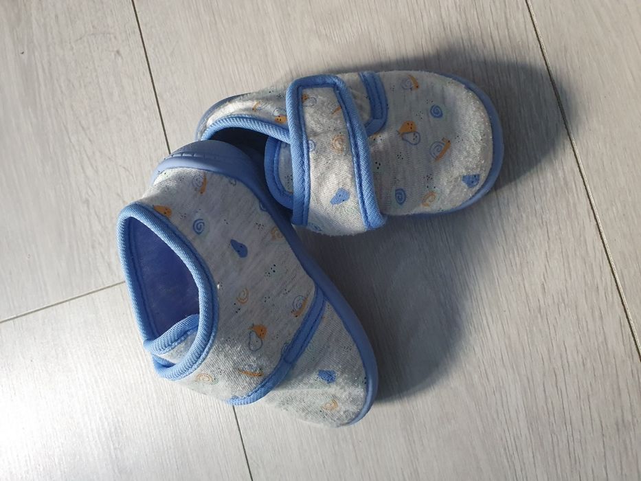 Papuci/incaltaminte de interior bebe