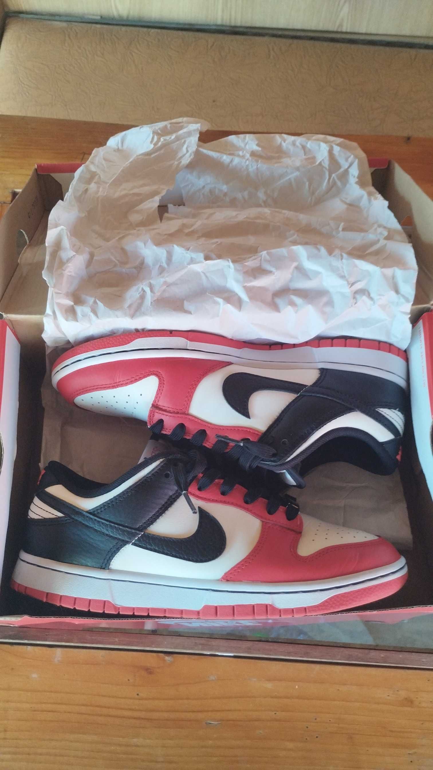 VAND URGENT!!!Nike dunk low Chicago 75 th aniversarry