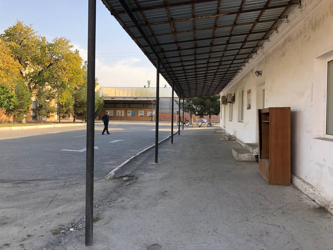 Продается база площадь 1 г Со всеми зданиями и сооружениями .