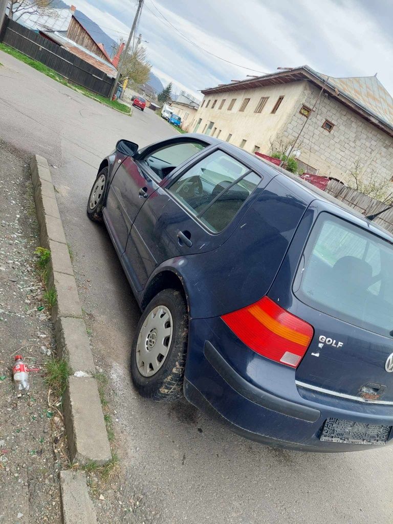 Vand golf 4 1.4 benzina dezmebrez