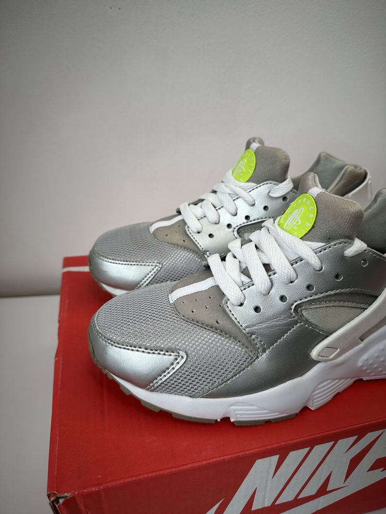 Nike Huarache Дамски Маратонки