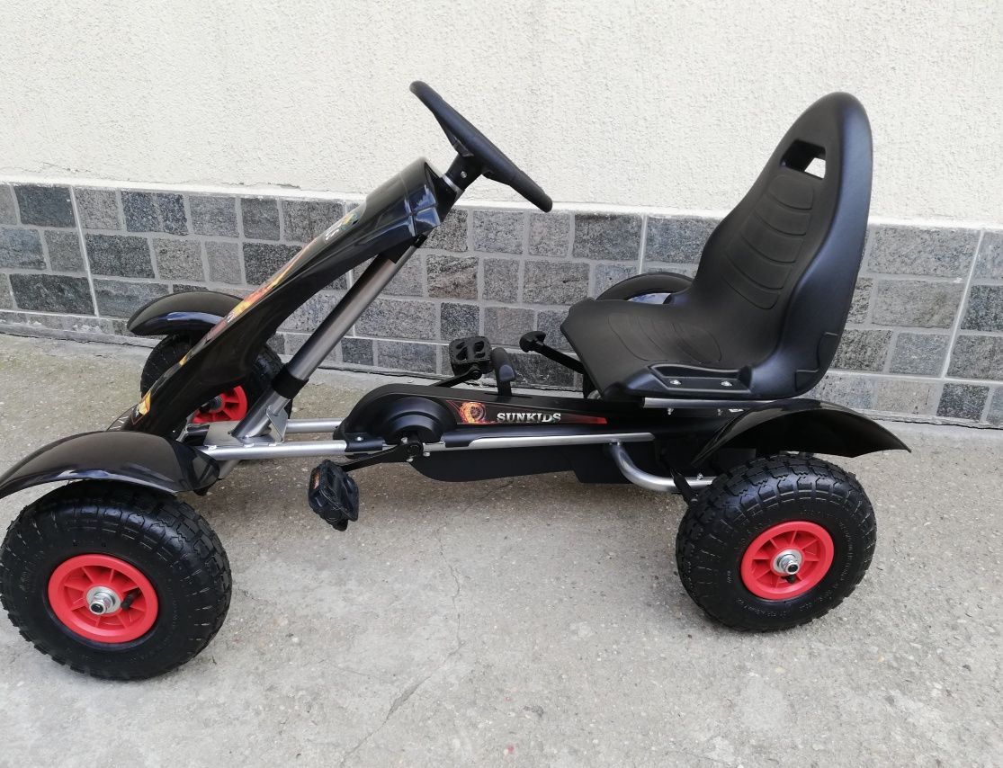 Kart cu pedale F618N si roti gonflabile pentru copii de 4-9 ani