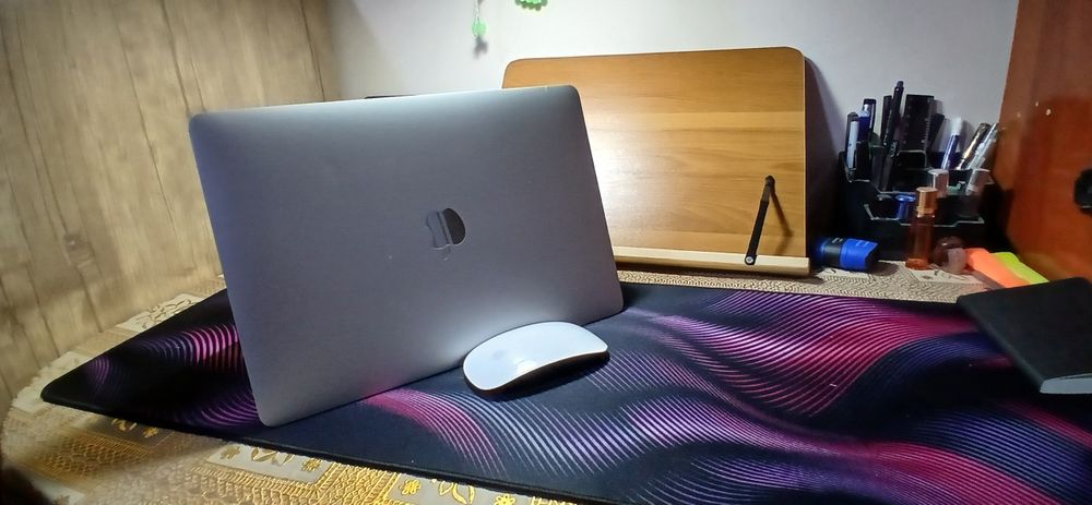 Macbook air 2020 8/256gb