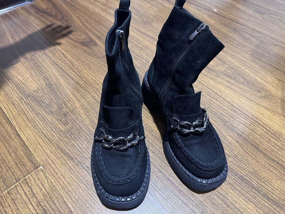 Замшевые женские ботинки не утепленные