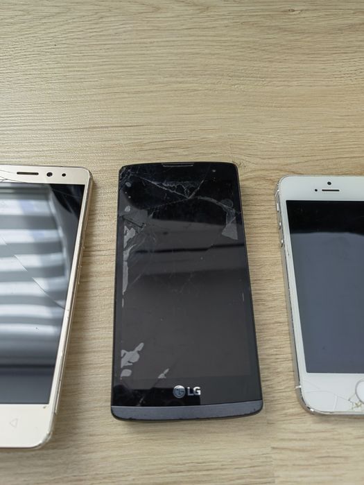 7 броя смартфони за части