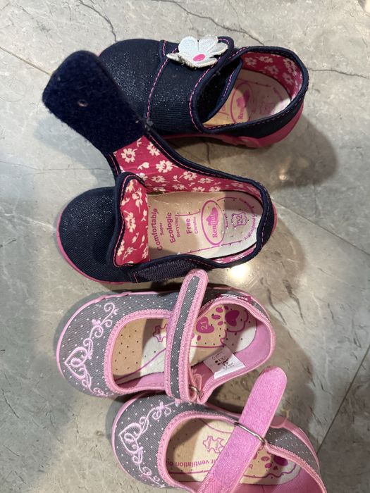 Продавам два чифта ортопедични детски обуваки