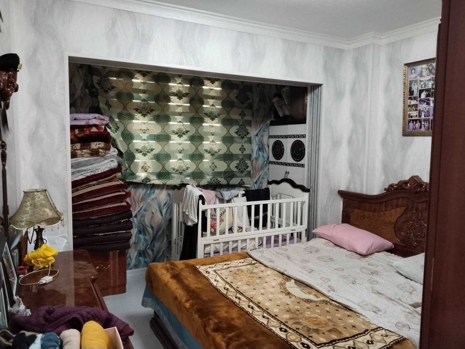 Uy sotiladi 4 xonali 104 kv metr