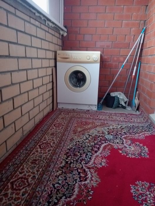 Продам стиральную машину на запчасти