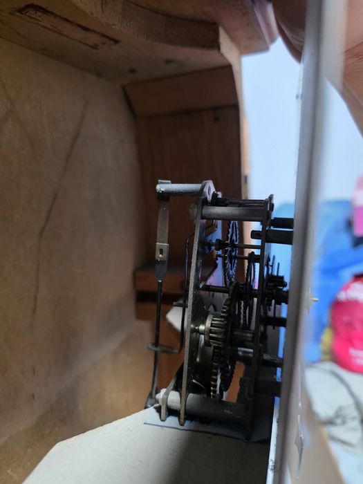 Ceas de Perete Rusesc  "RAZOR" cu Pendul din Stejar (RAR)
Material: Ca