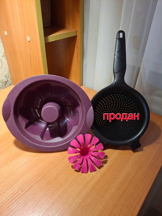 Посуда  Tupperware.  Силиконовая форма для выпечки, форма "Цветок".